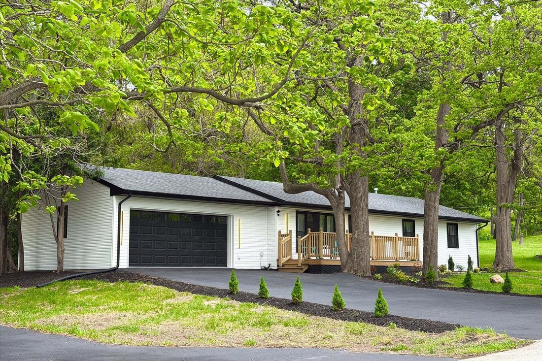 House in St. Charles, Illinois, United States 1 - 18663402