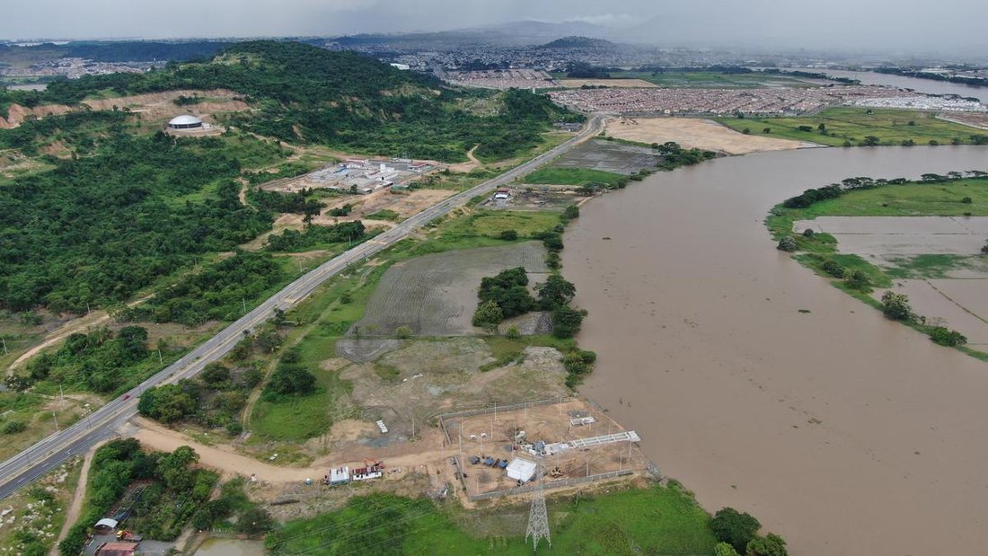 Land in El Condado, Guayas, Ecuador 2 - 18660473