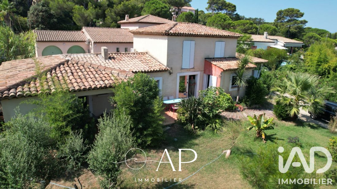 House in Hyeres, Provence-Alpes-Côte d'Azur, France 2 - 18671363