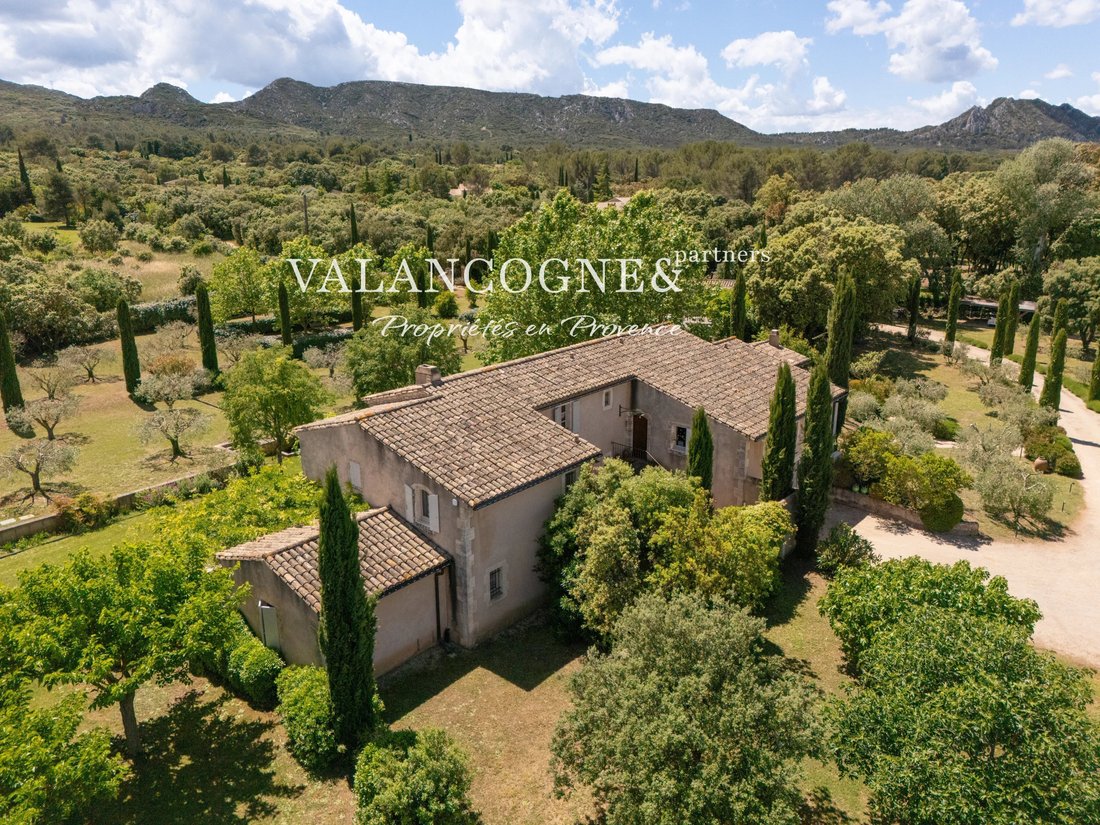 Estate in Eygalières, Provence-Alpes-Côte d'Azur, France 1 - 18217442