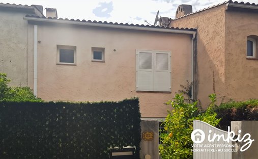 House in Esperes, Villeneuve-Loubet, France 1