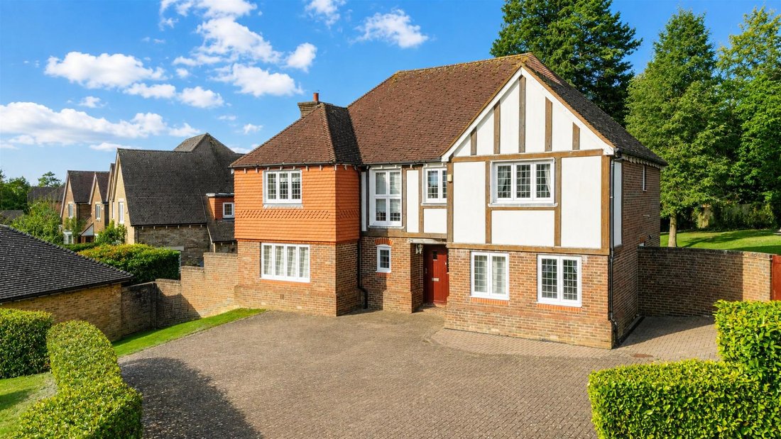 House in Tattenham Corner, Epsom and Ewell, England 2 - 16767809
