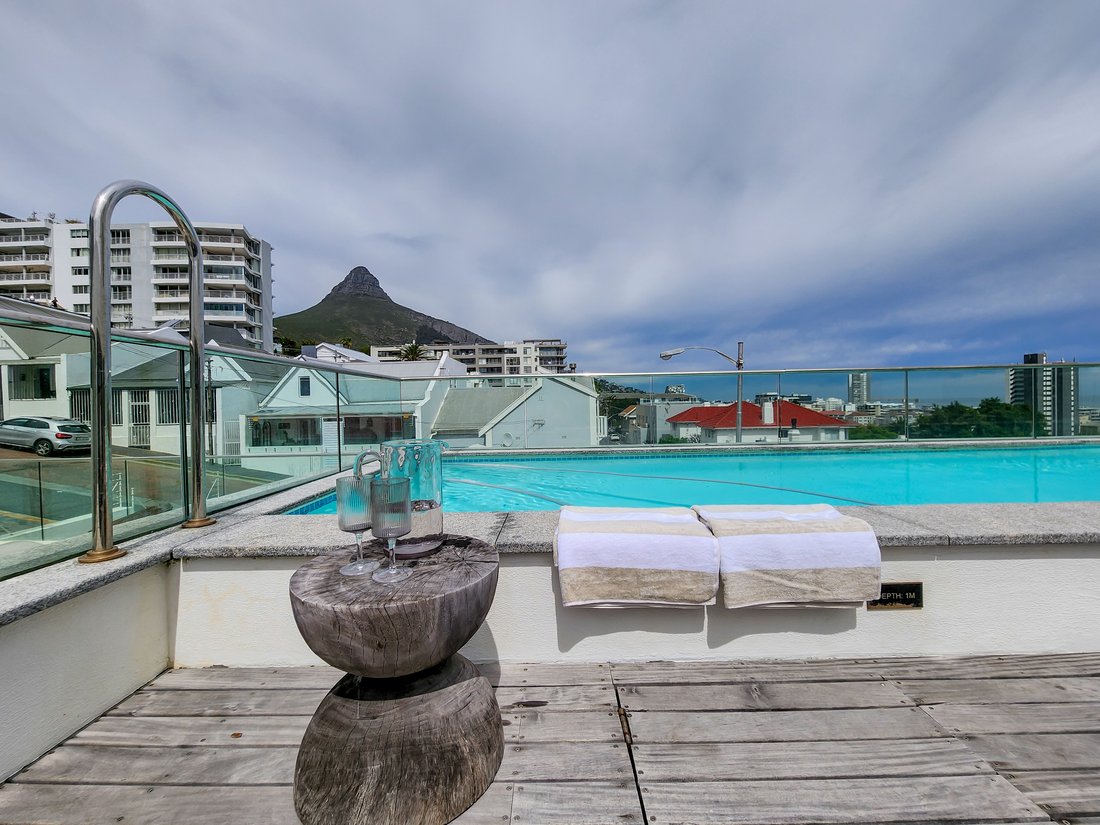 Apartment in Sea Point, Cape Town, South Africa 2 - 18665074