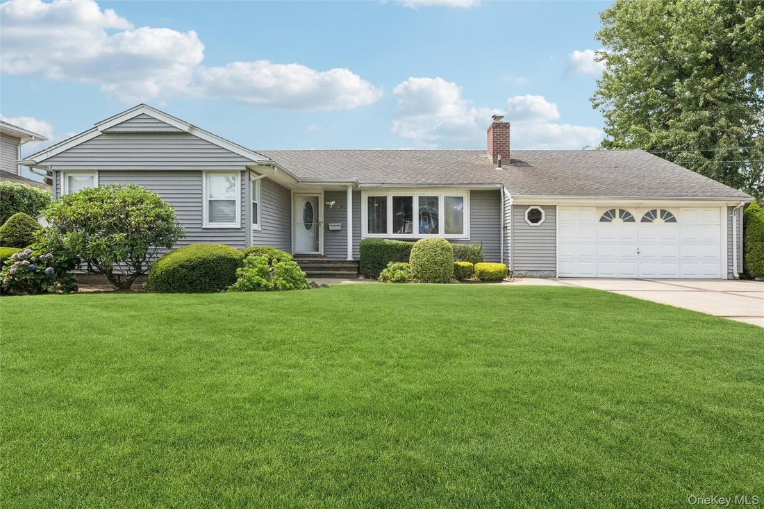 House in Massapequa, New York, United States 1 - 18669512