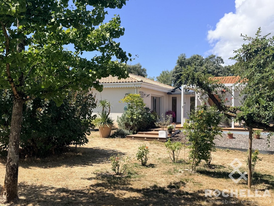 House in Bourg, Aytre, France 2 - 18665478