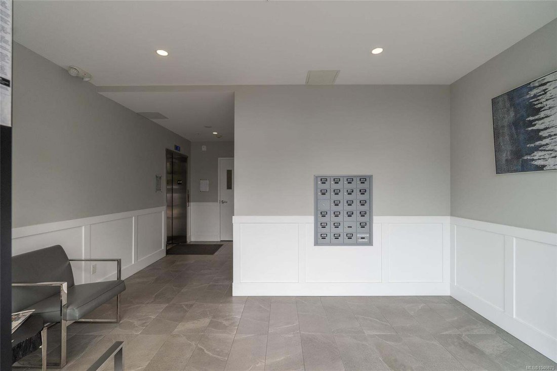 Condo in Sidney, British Columbia, Canada 2 - 18666526