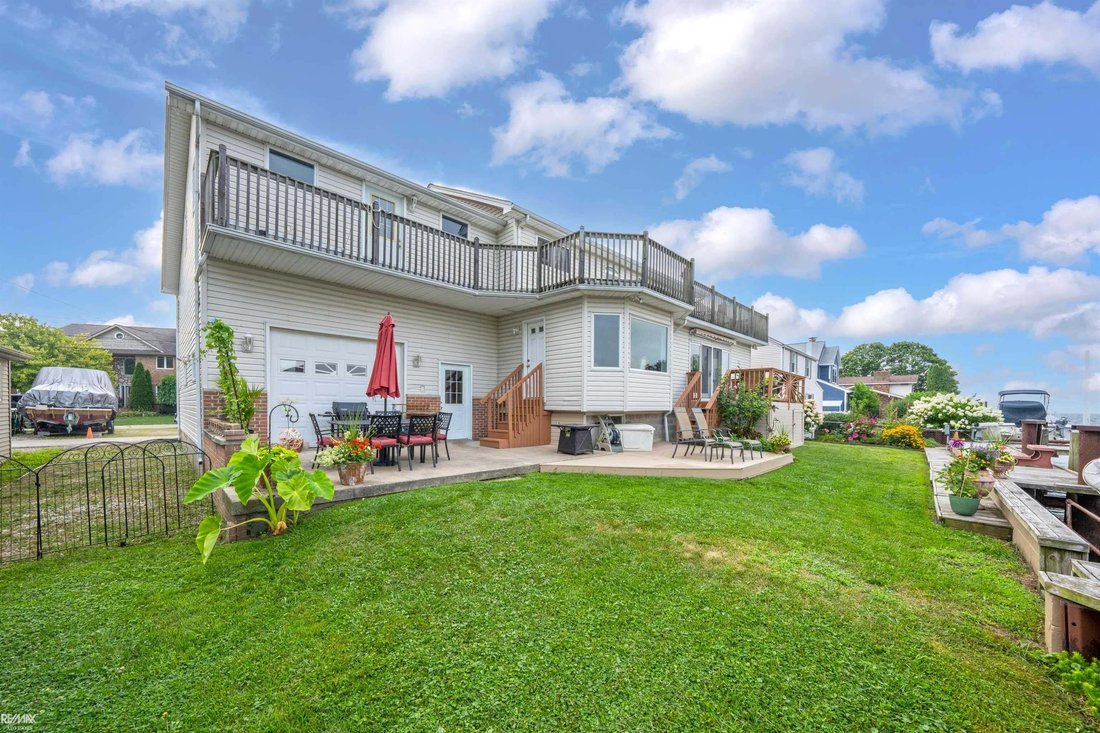 House in St. Clair Shores, Michigan, United States 4 - 18662468