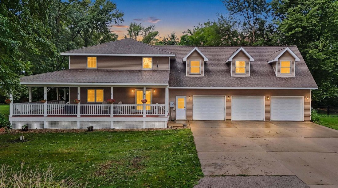 House in Sadorus, Illinois, United States 1 - 18663300