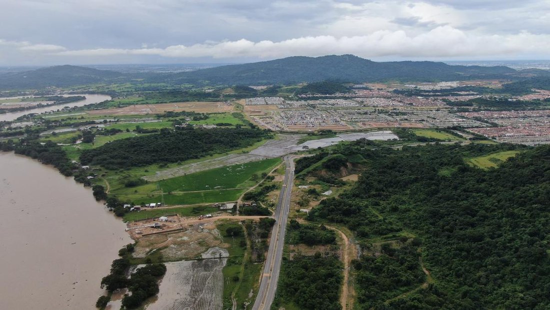 Land in Guayaquil, Guayas, Ecuador 4 - 18660477