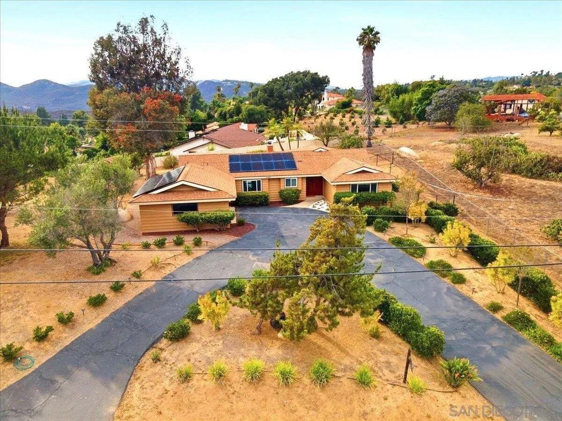Casa a Rancho Santa Fe, California, Stati Uniti 2 - 18659655