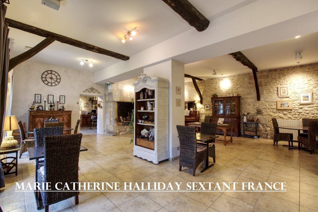 Estate in Antonne-et-Trigonant, Nouvelle-Aquitaine, France 5 - 18672473