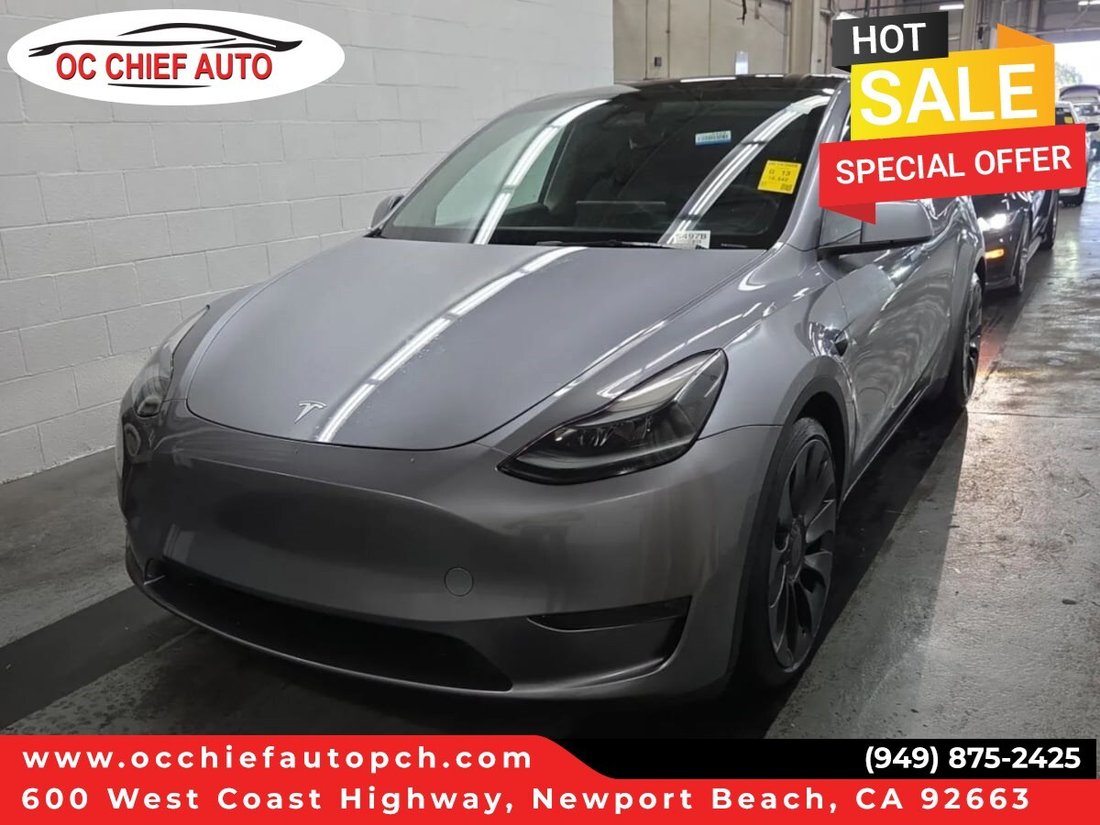 Suv in Newport Beach, CA, United States 1 - 18666732