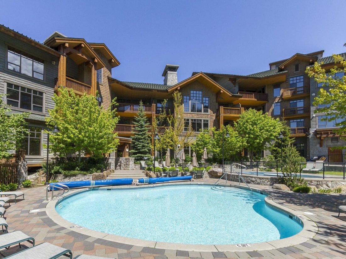House in Whistler, British Columbia, Canada 1 - 18670232