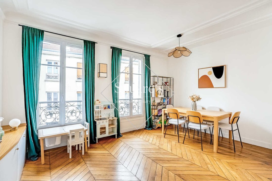 Apartment in La Fourche-Guy Môquet, Paris 17e Arrondissement, Paris 2 - 18672513