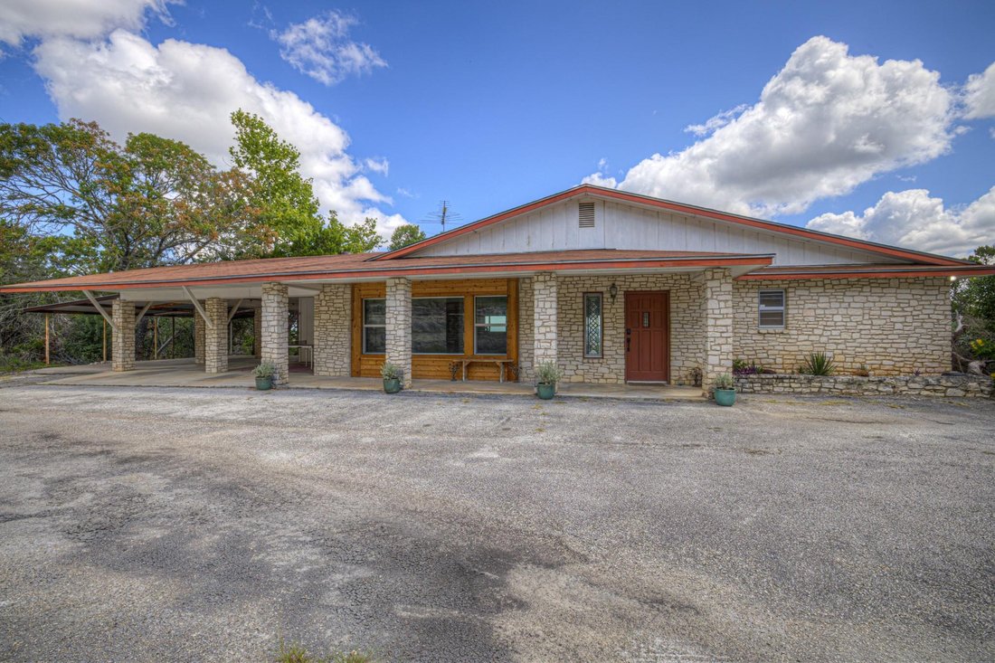 House in New Braunfels, Texas, United States 2 - 18669336