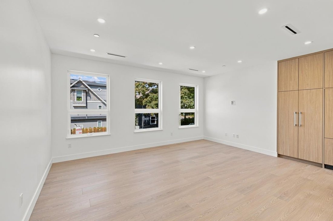 House in Delta, British Columbia, Canada 5 - 18670435