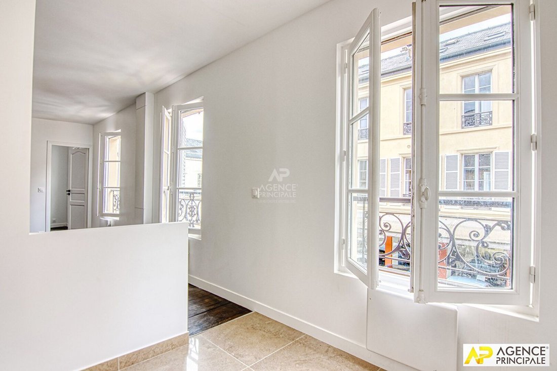 Apartment in Domaine National du Château, Versailles, France 3 - 18660206