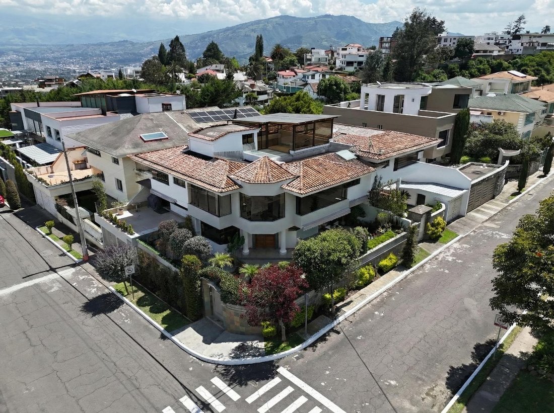 House in Quito, Pichincha, Ecuador 2 - 18660662
