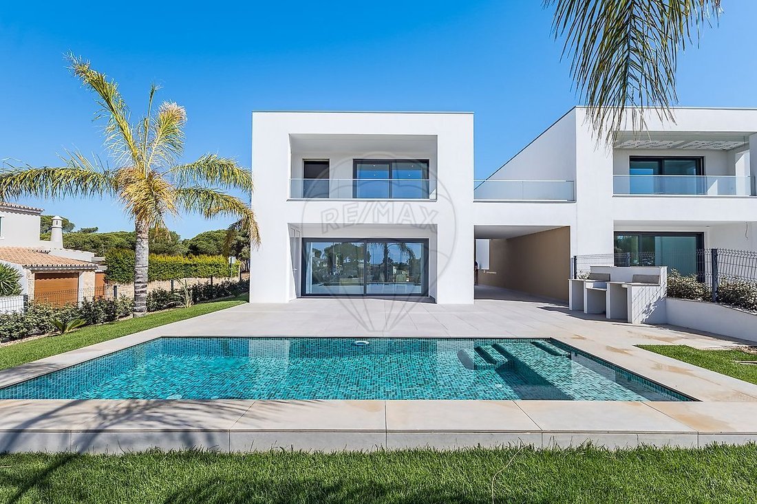 Villa in Quarteira, Algarve, Portugal 2 - 15141280