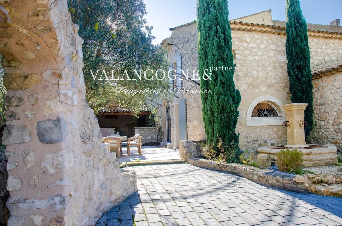Country House in Eygalières, Provence-Alpes-Côte d'Azur, France 4 - 18559809