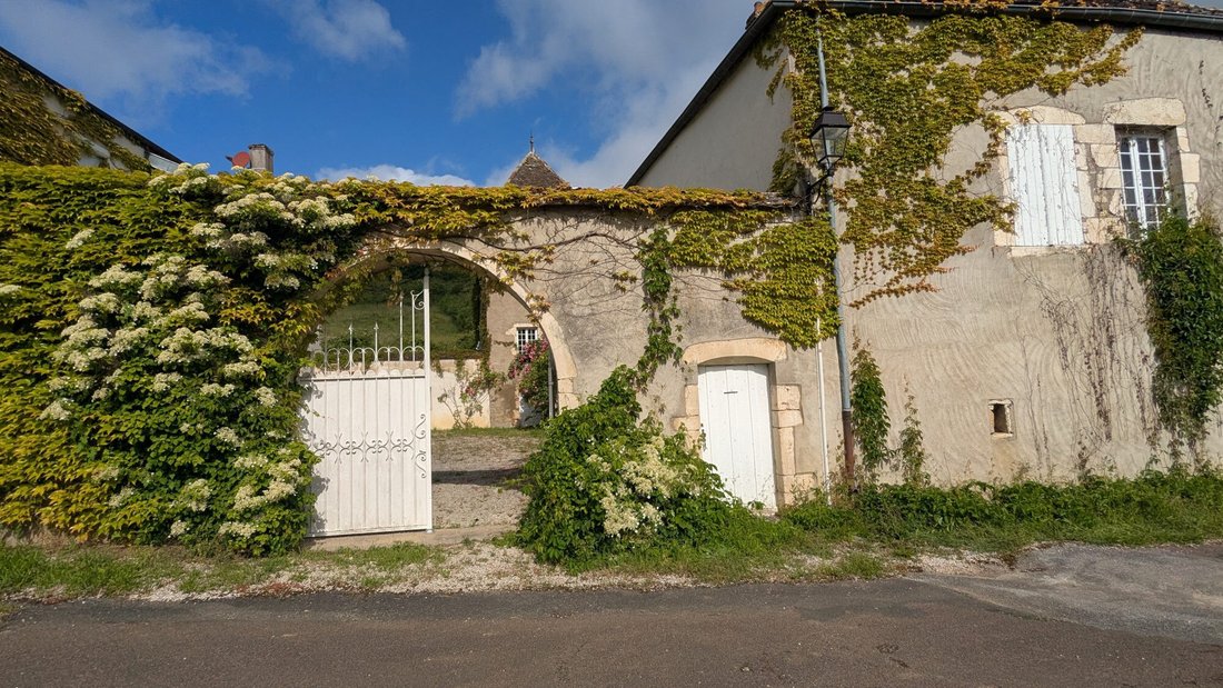 House in Chassey-le-Camp, Bourgogne – Franche-Comté, France 1 - 18665462