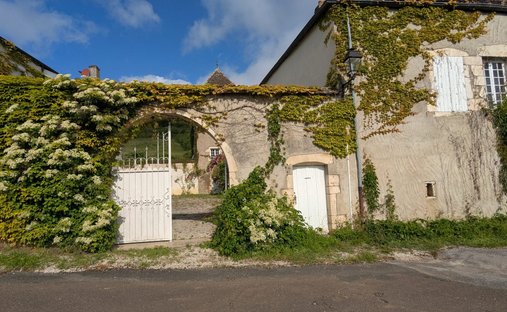 House in Chassey-le-Camp, Bourgogne – Franche-Comté, France 1