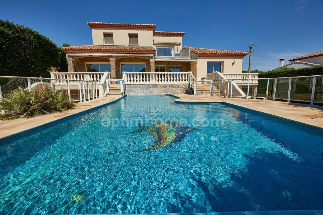 Villa in Bouzigues, Occitania, France 2 - 16745611