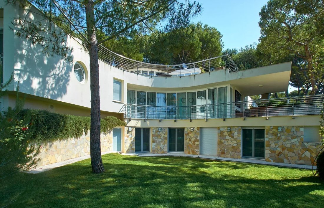Villa in Saint-Jean-Cap-Ferrat, Provence-Alpes-Côte d'Azur, France 1 - 16094508