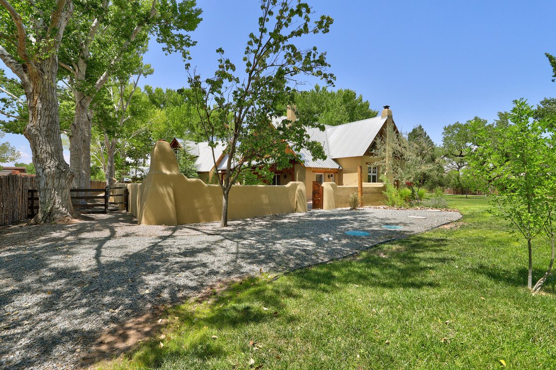 House in Corrales, New Mexico, United States 2 - 18659705