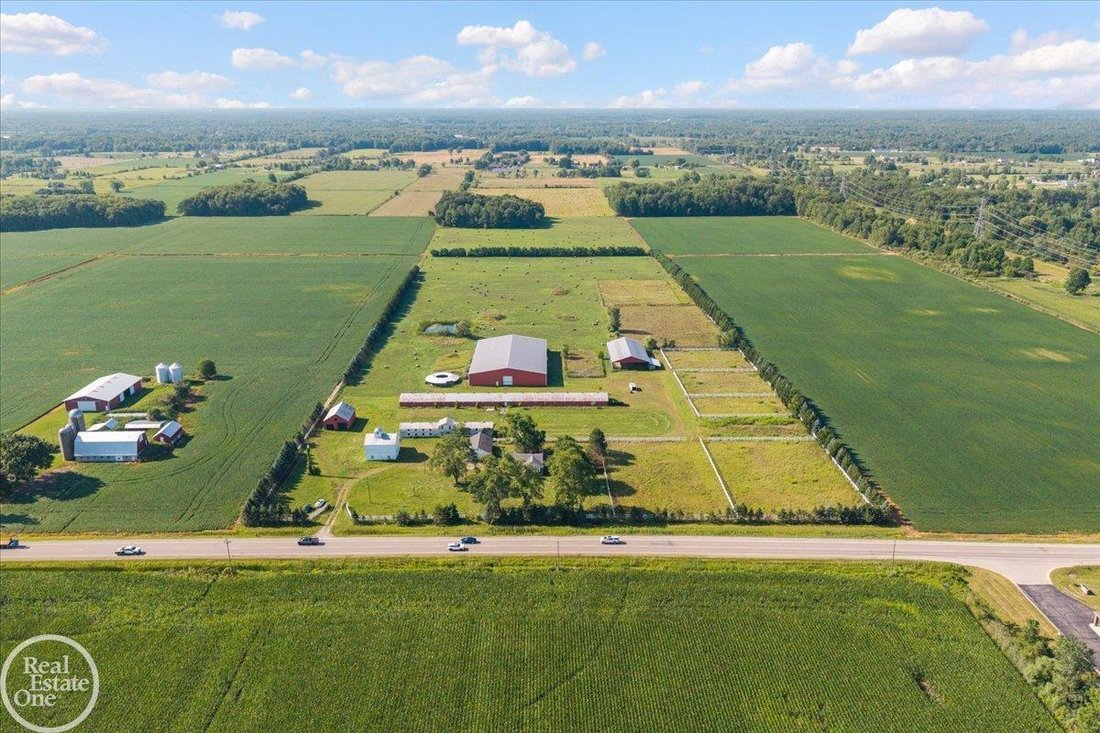 House in China Township, Michigan, United States 1 - 18665349