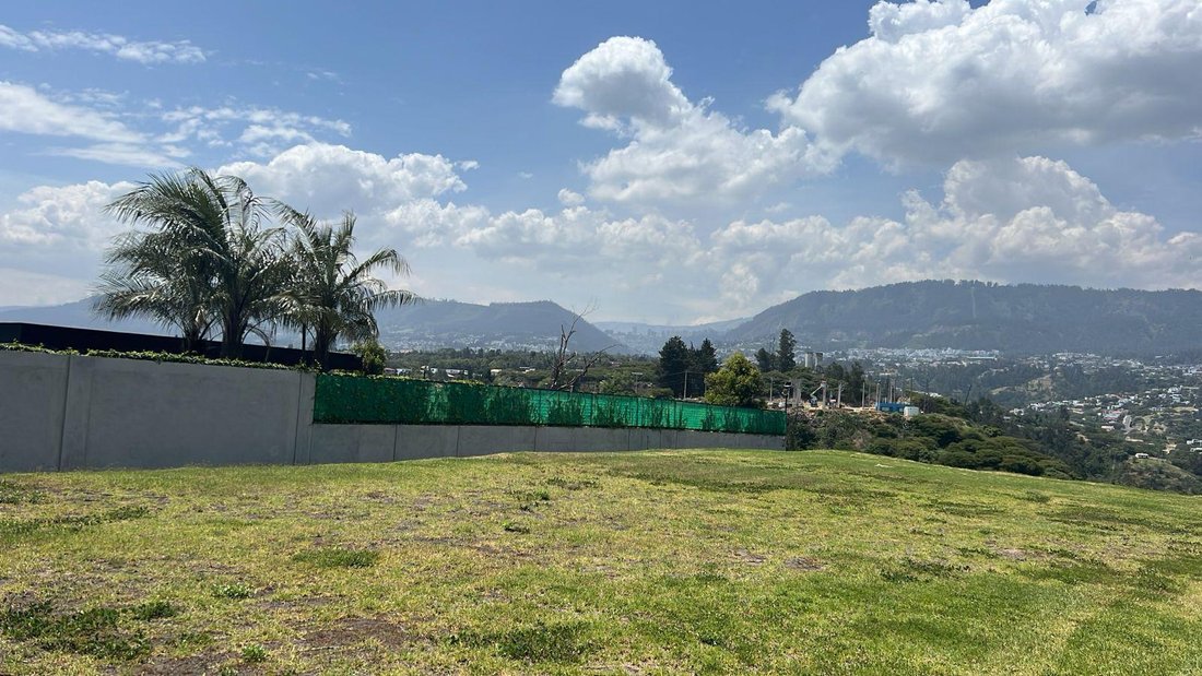 Land in Quito, Pichincha, Ecuador 4 - 18661678
