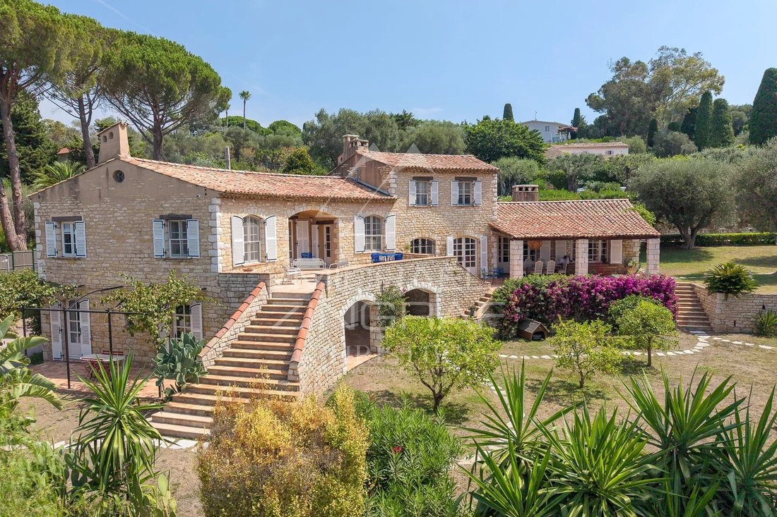 Country House in Antibes, Provence-Alpes-Côte d'Azur, France 1 - 18661077