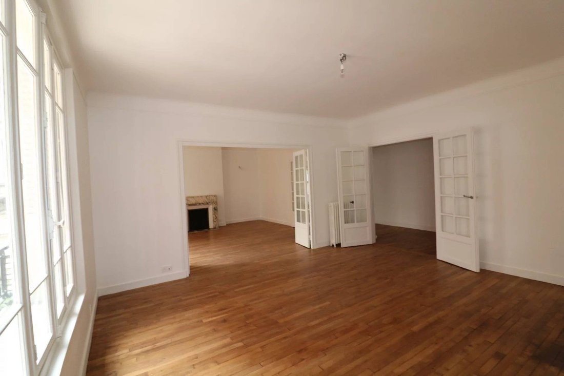 Apartment in La Plaine des Sablons, Neuilly-sur-Seine, France 3 - 15869230