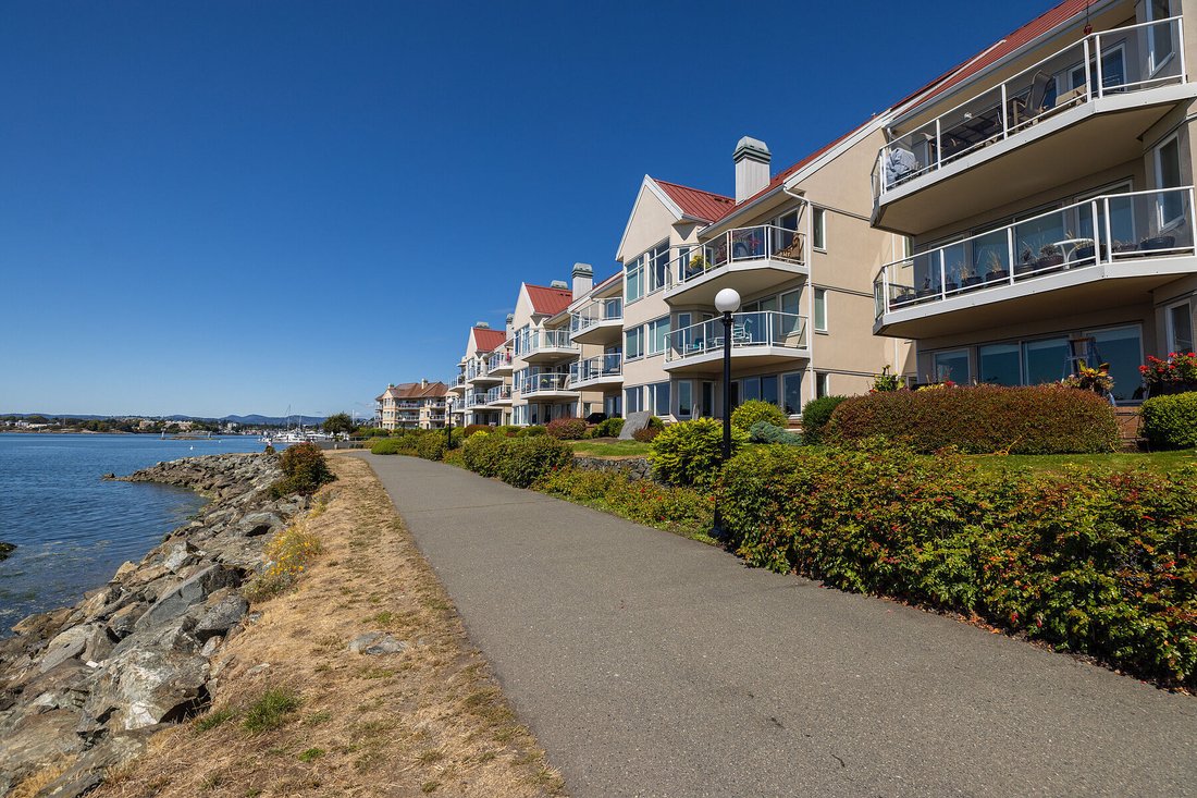 Condo in Victoria, British Columbia, Canada 2 - 18666429