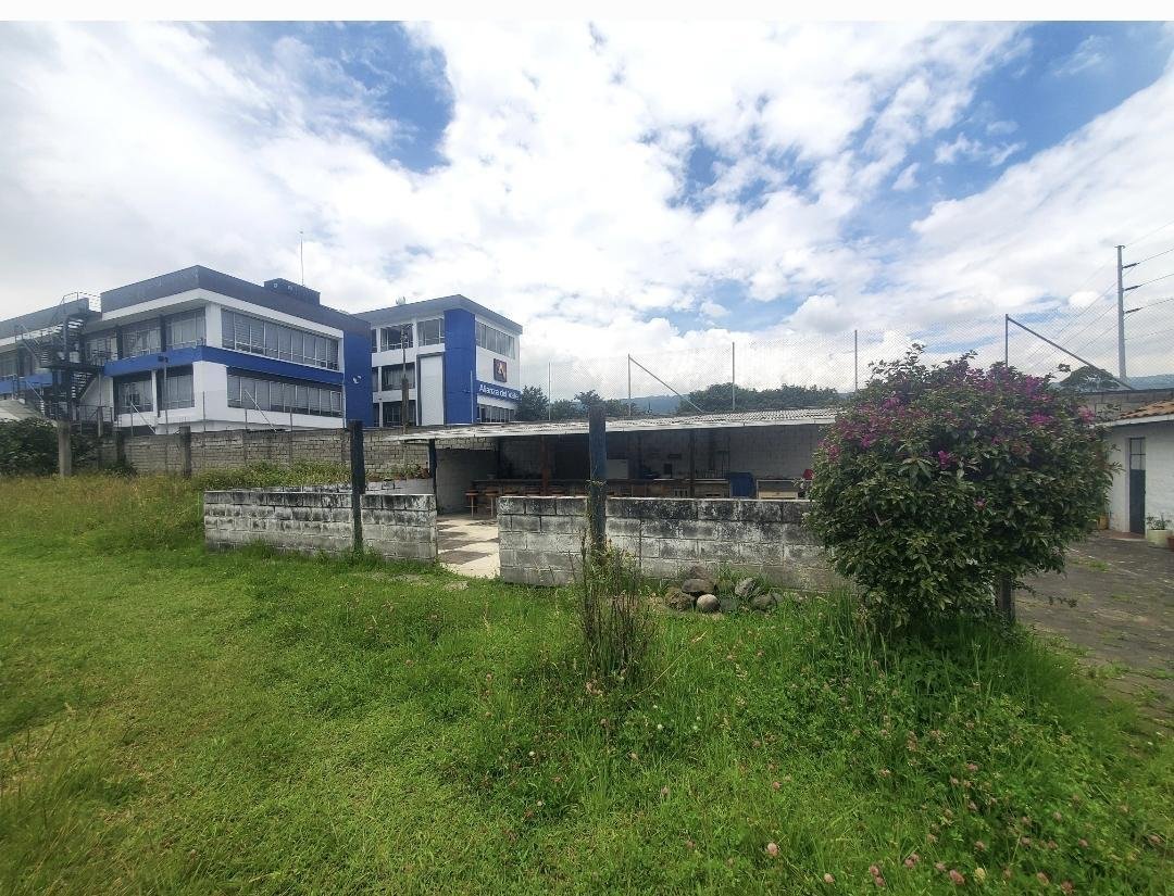 Land in Quito, Pichincha, Ecuador 3 - 18660571