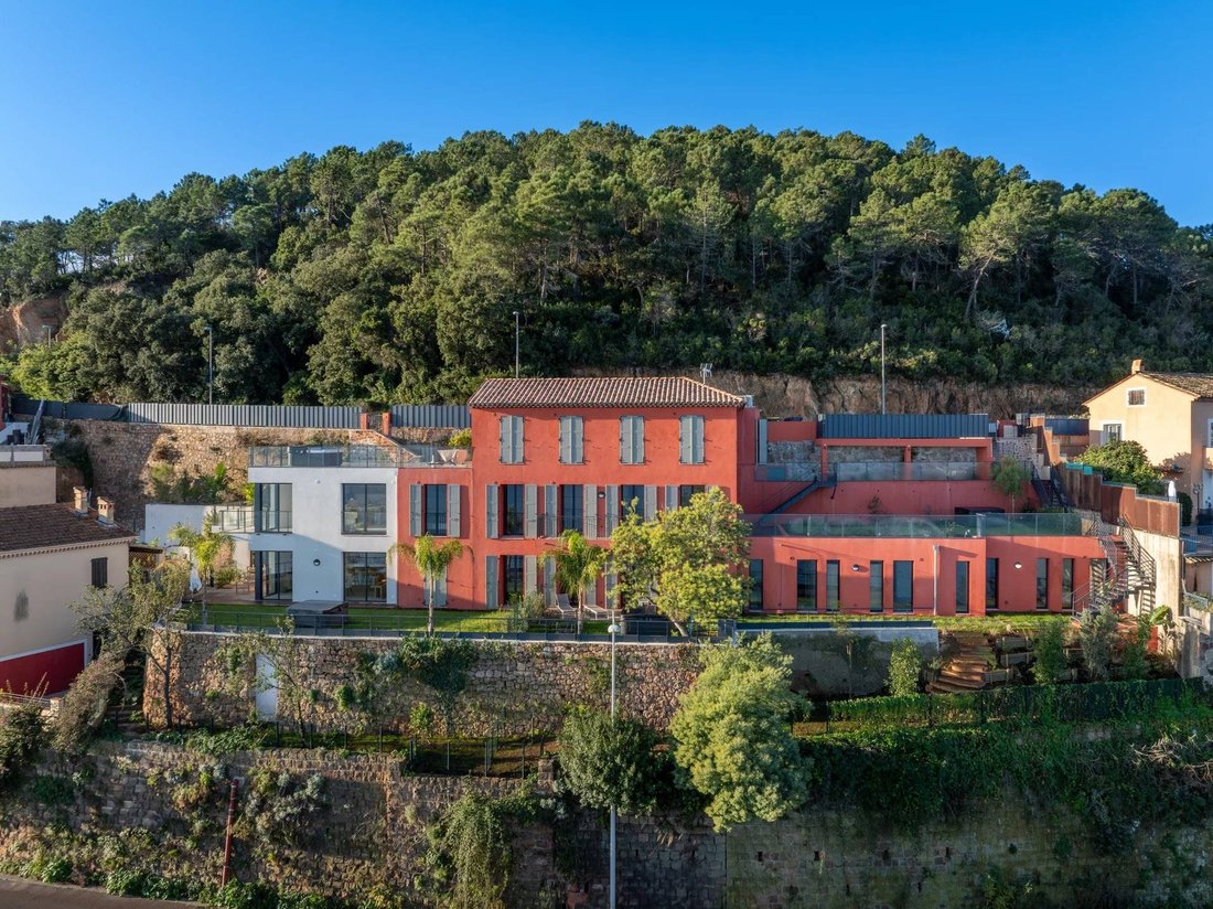 Appartamento a Théoule-sur-Mer, Provenza-Alpi-Costa Azzurra, Francia 2 - 16918588