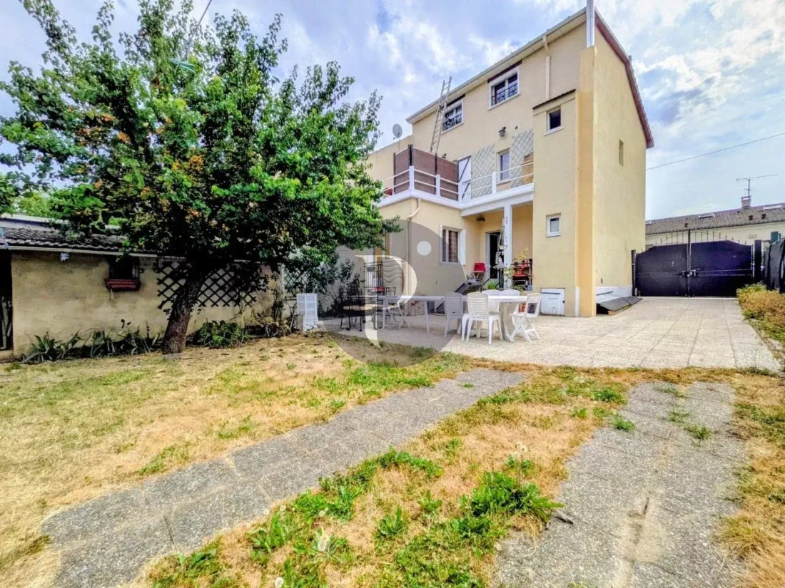 House in Vitry-sur-Seine, Ile-de-France, France 1 - 18666345