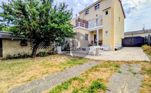 House in Vitry-sur-Seine, Ile-de-France, France 1