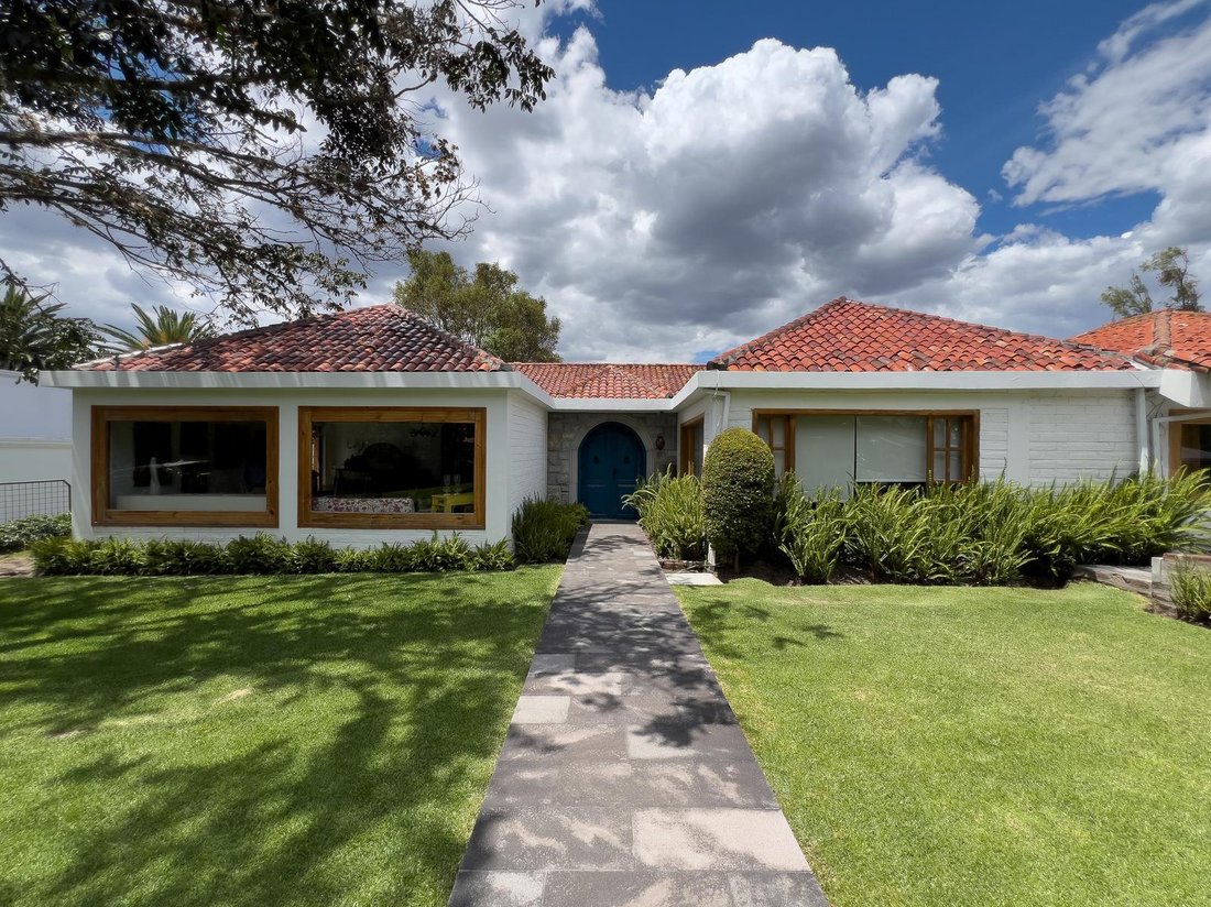 House in Quito, Pichincha, Ecuador 1 - 18660401