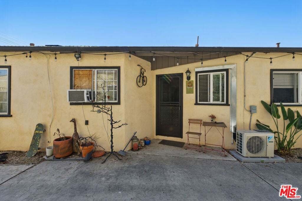 Los Angeles, California, United States 5 - 18661975