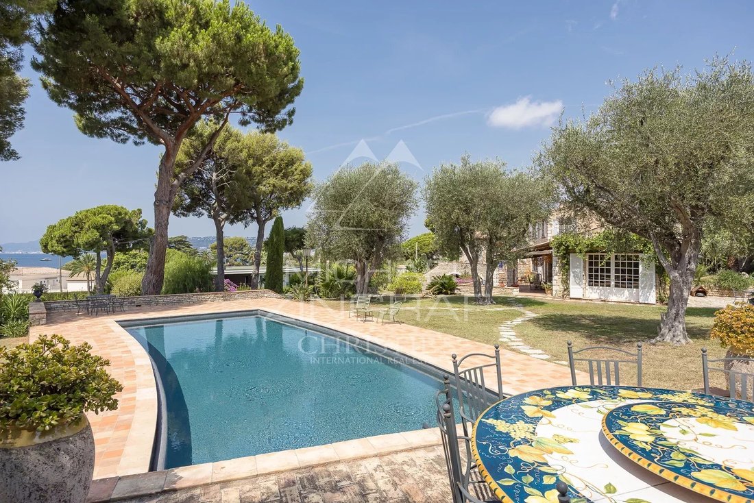 Country House in Antibes, Provence-Alpes-Côte d'Azur, France 3 - 18661077