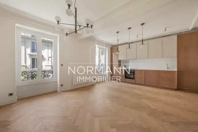 Apartment in Saint Philippe du Roule, Paris 8e Arrondissement, Paris 1 - 18063938