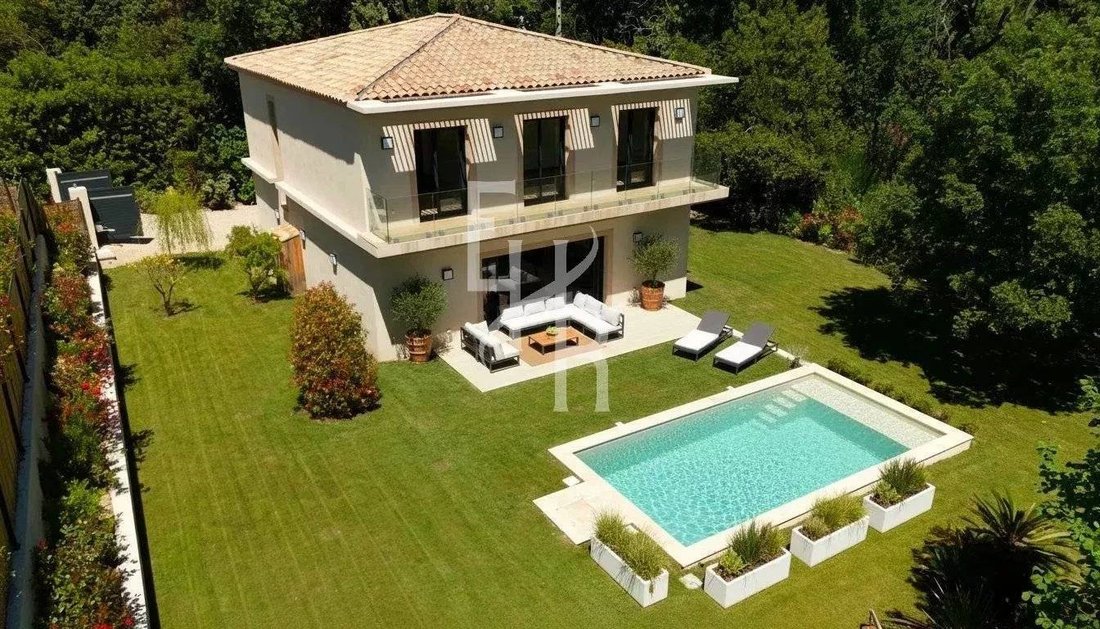 Villa in Mougins, Provence-Alpes-Côte d'Azur, France 1 - 17646327