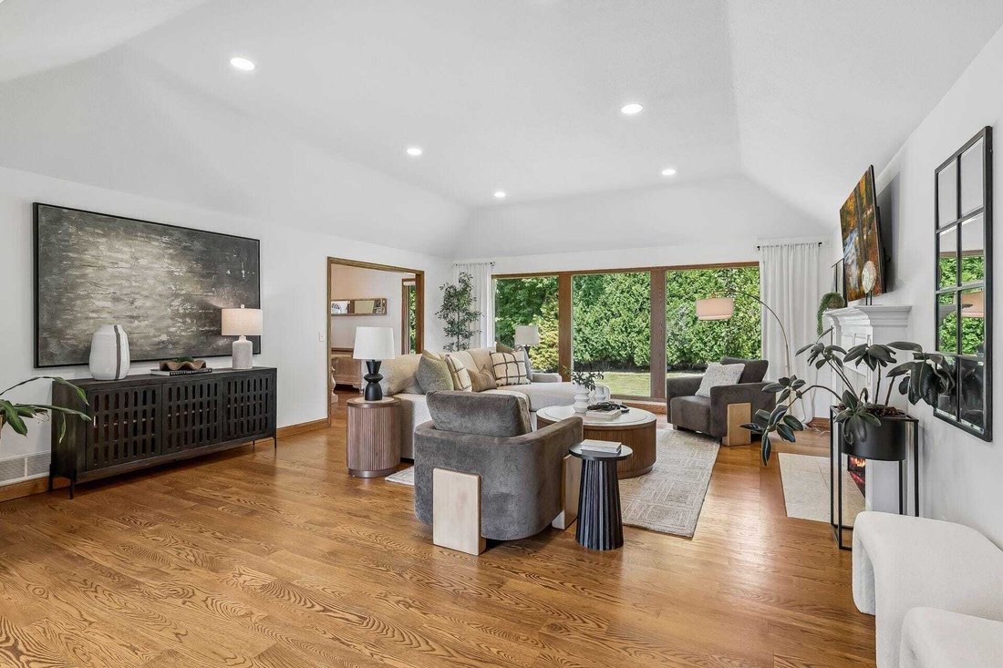 House in Edina, Minnesota, United States 3 - 18670386