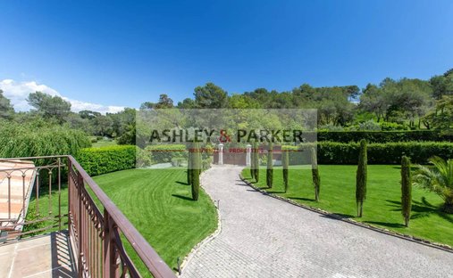 Villa in Grand'Piece-Les Plaines, Mouans-Sartoux, France 1