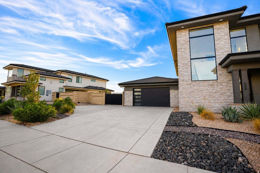 House in St. George, Utah, United States 5 - 18555001