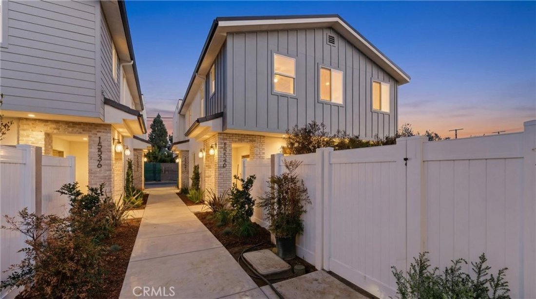 House in Paramount, California, United States 1 - 18666580