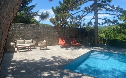 Villa in Saint-Martin-de-Castillon, Provence-Alpes-Côte d'Azur, France 1