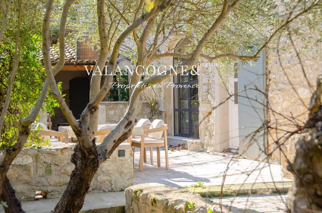 Country House in Eygalières, Provence-Alpes-Côte d'Azur, France 2 - 18559809