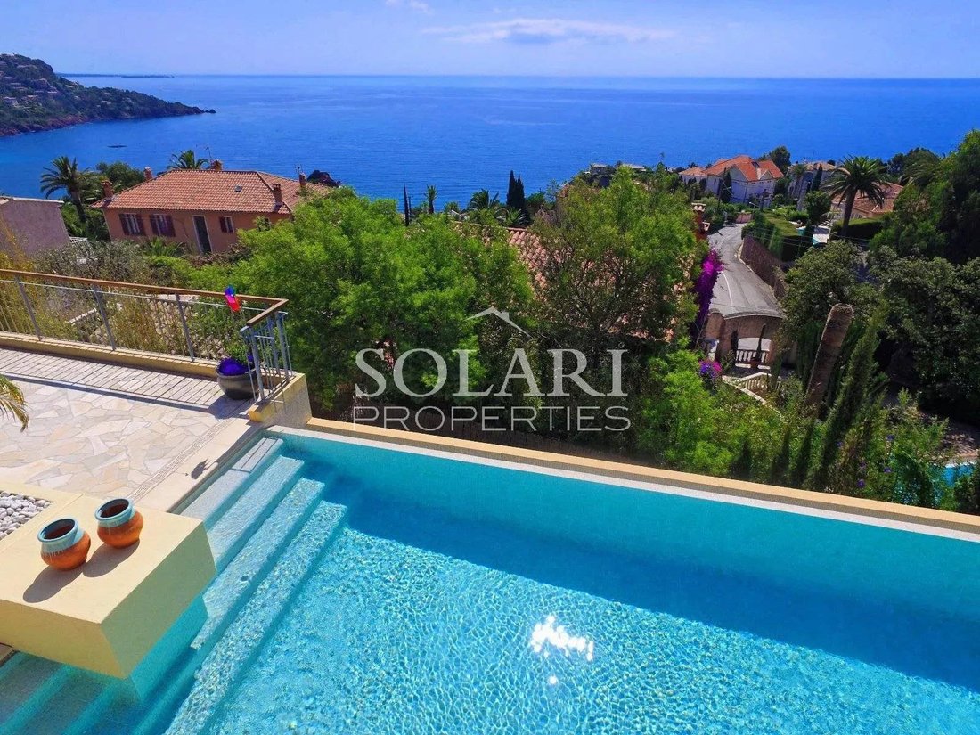 Villa in Théoule-sur-Mer, Provence-Alpes-Côte d'Azur, France 2 - 15664287